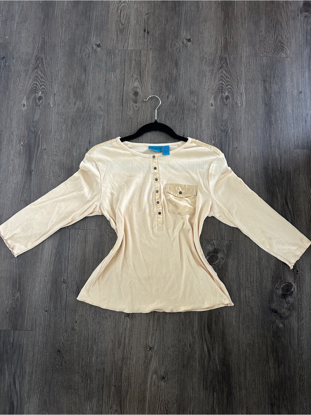 Downtown Girl Cream/Butter-Yellow 3/4-Sleeve Snap-Front Henley Top